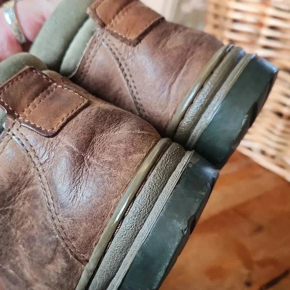 Timberland Brown Lace Up Boots - Picture 16 of 16